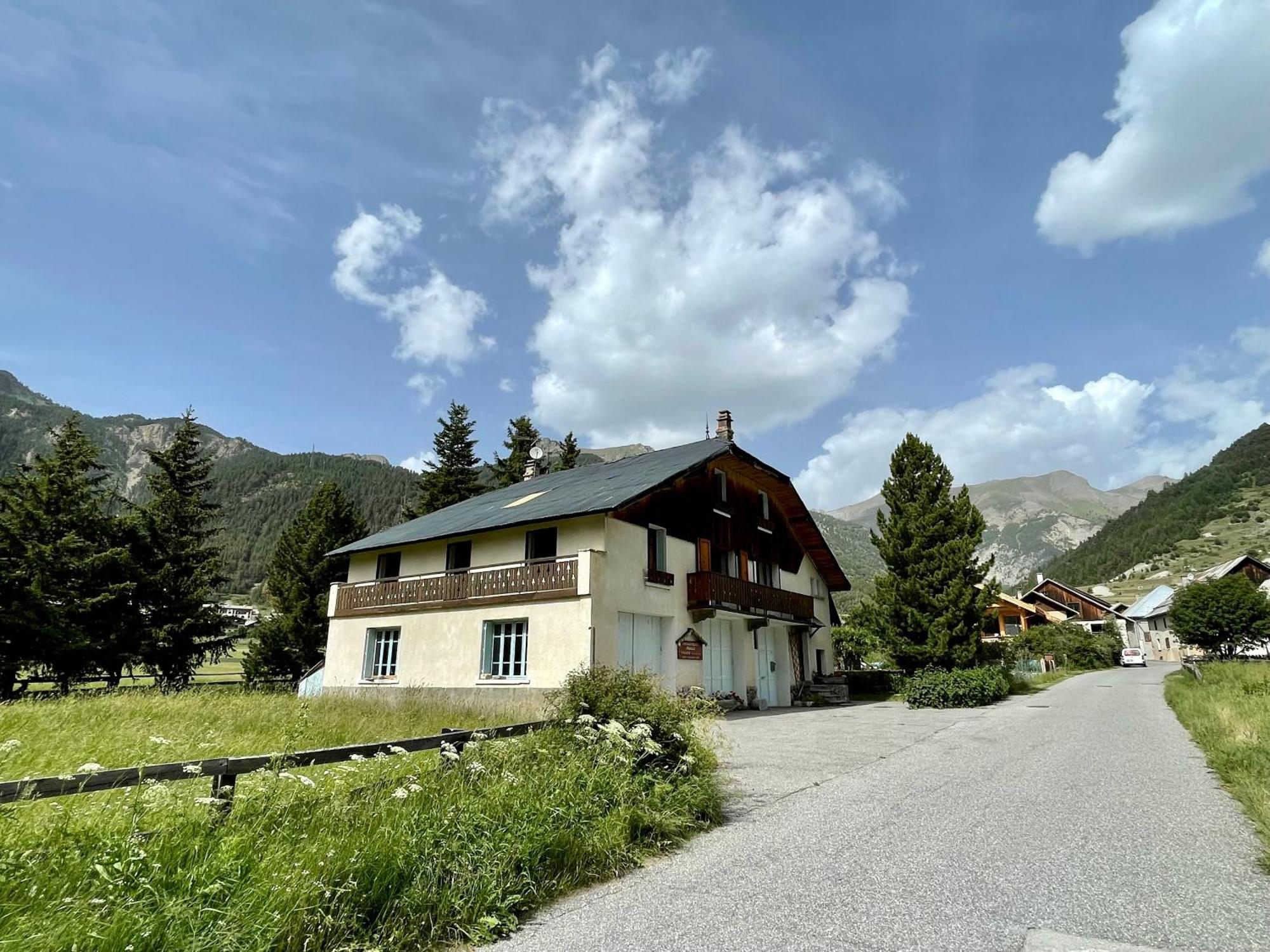 Gite Montagne 1 A 25 Places "Chalet Coste Belle" Ceillac Eksteriør bilde
